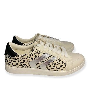 - Dolce Vita Woman’s lace-up Sneakers